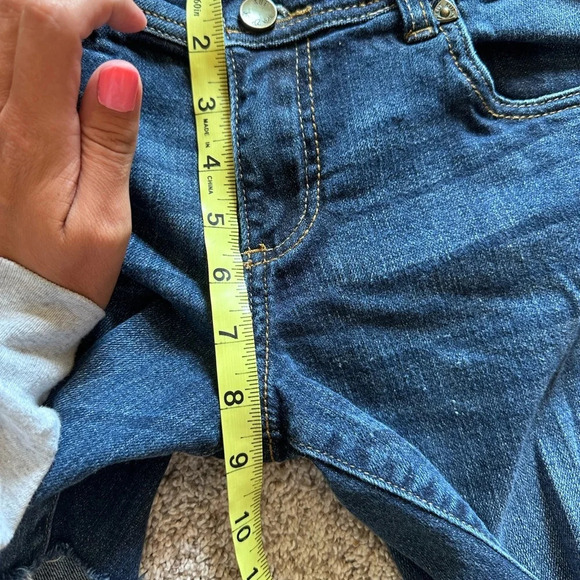 Kut from the Kloth Dark Wash Raw Hem Double Button Bermuda Shorts- Women's 6 - Picture 8 of 11